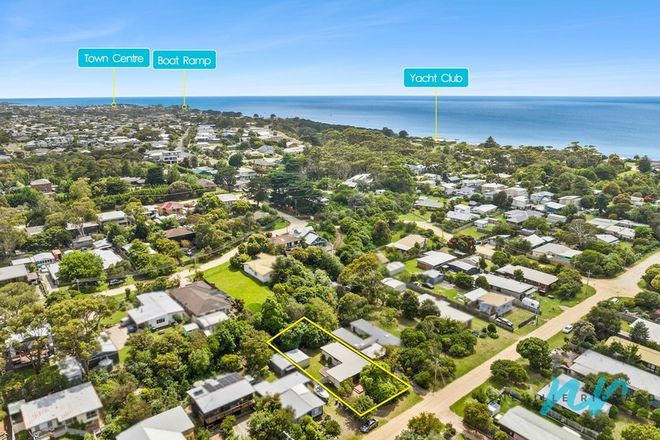 Picture of 60 Beach Road, ST LEONARDS VIC 3223