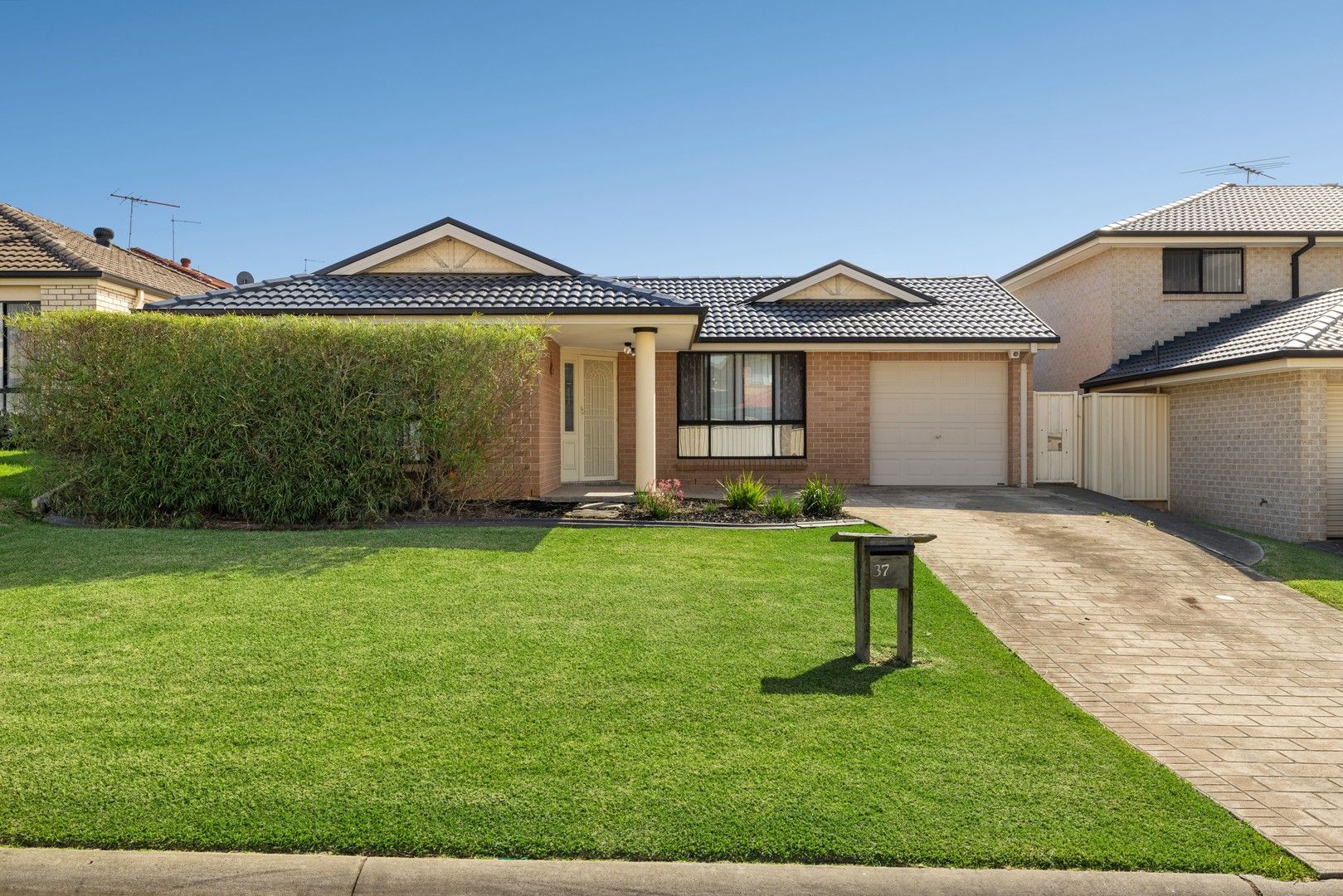 37 Burragate Crescent, Prestons NSW 2170, Image 0