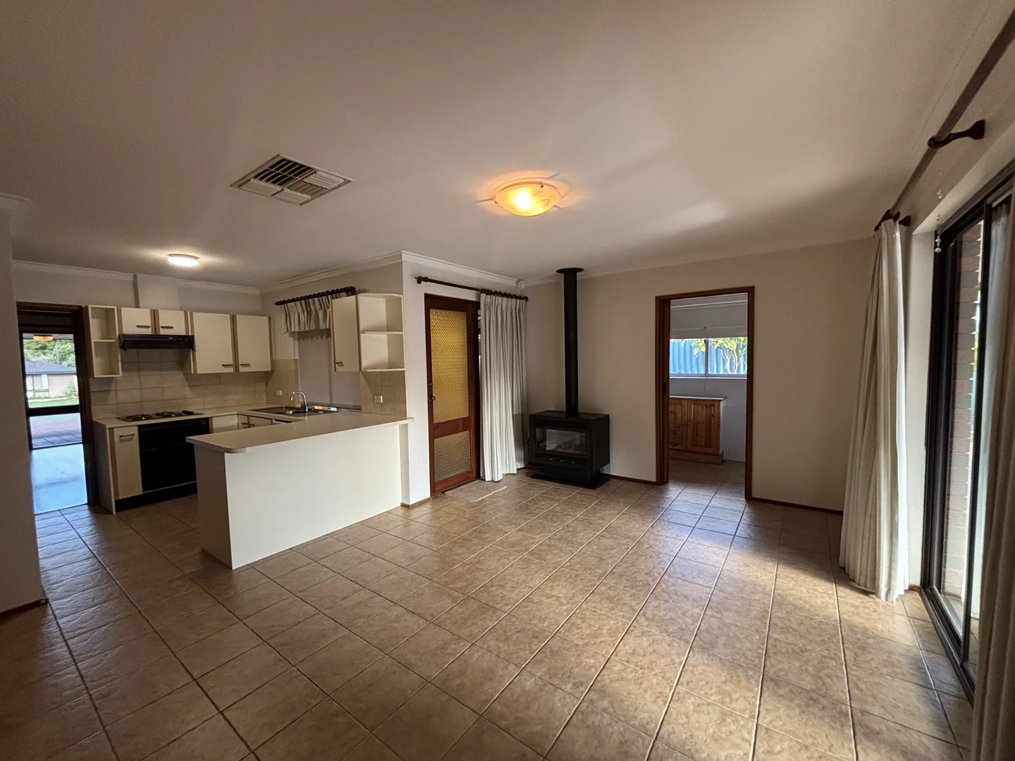 Additional image 20 of 34 Helena Crescent, Thornlie WA 6108