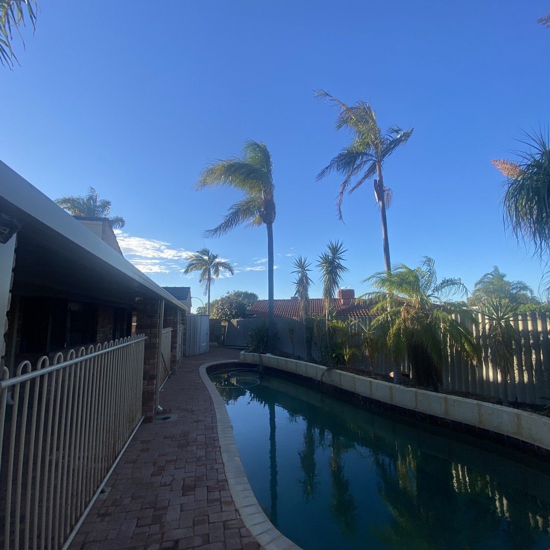5 bedrooms House in 7 Murray Place DUNCRAIG WA, 6023