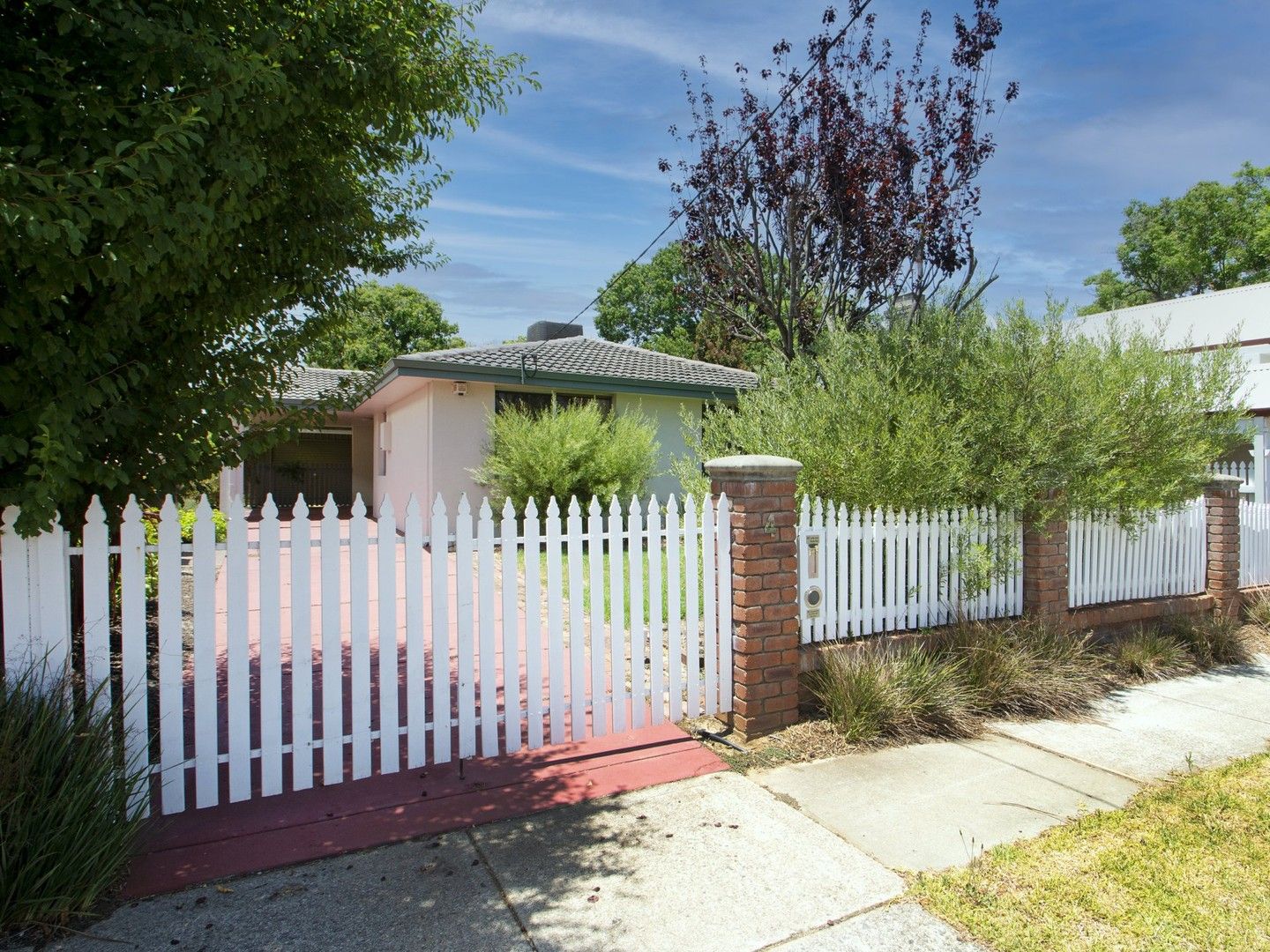 3 bedrooms House in 4 Hubert Street GUILDFORD WA, 6055