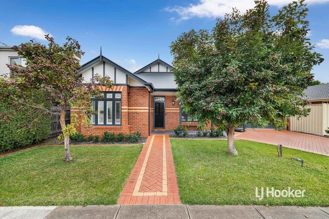 Picture of 17 Creswick Drive, POINT COOK VIC 3030