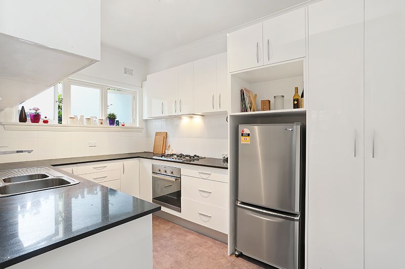 2 bedrooms Apartment / Unit / Flat in 1/79 Kirribilli Avenue KIRRIBILLI NSW, 2061