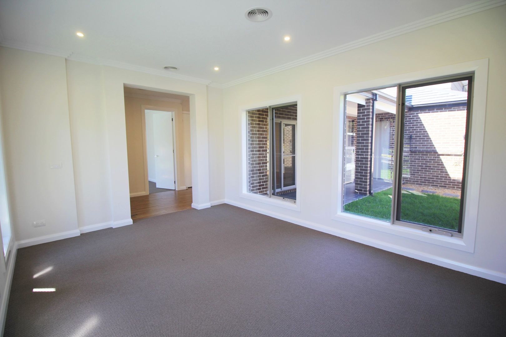 1/10 Gubbah Court, Ashwood VIC 3147, Image 2