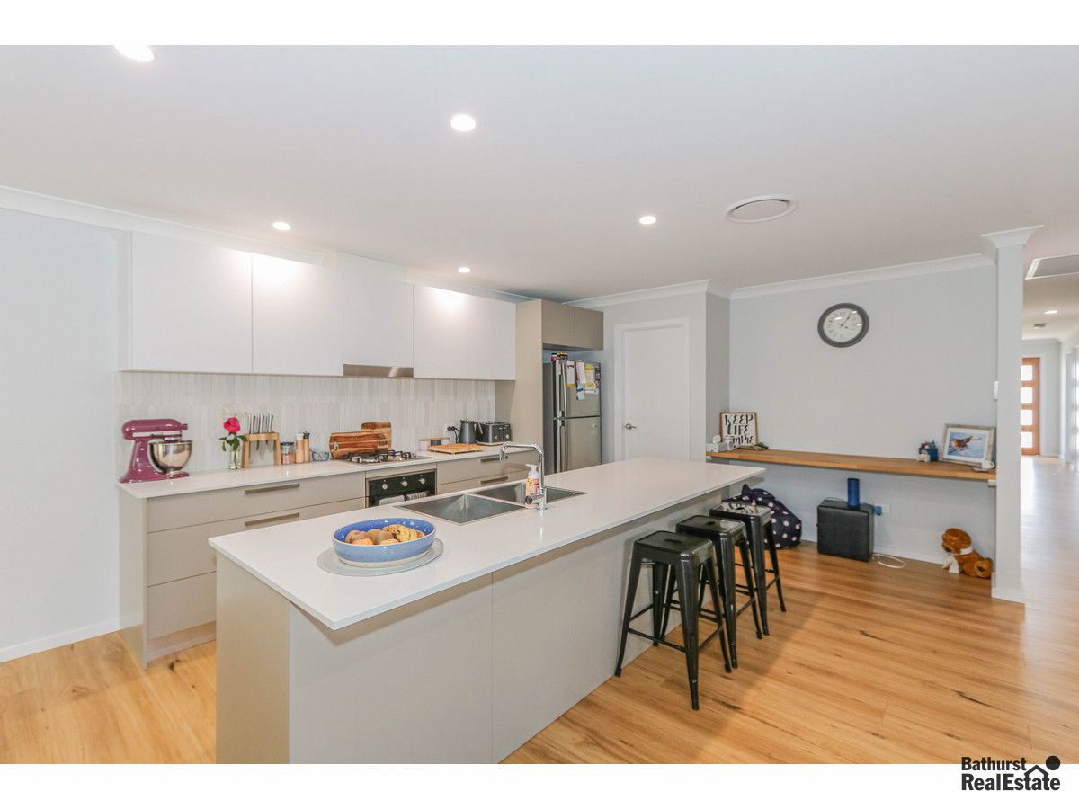 36 Lew Avenue, Eglinton NSW 2795, Image 1