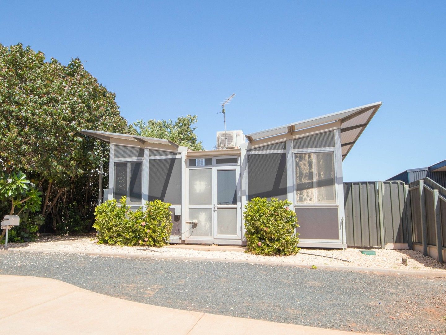 4 bedrooms House in 21 Bajamalu Drive BAYNTON WA, 6714