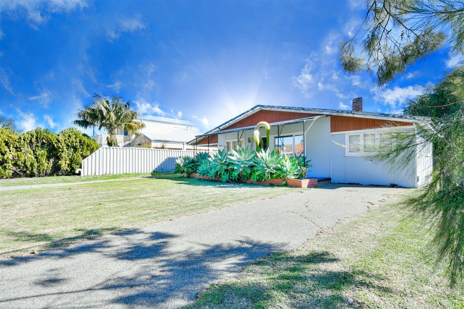 3 bedrooms House in 7 Vickery Street ROCKINGHAM WA, 6168