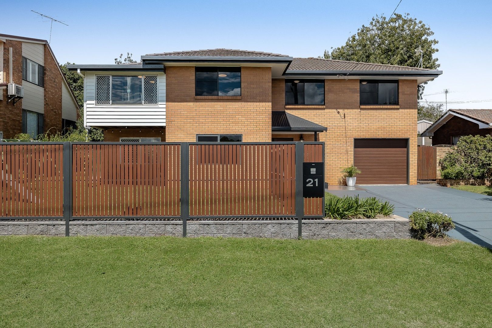 4 bedrooms House in 21 Martini Street MOUNT LOFTY QLD, 4350