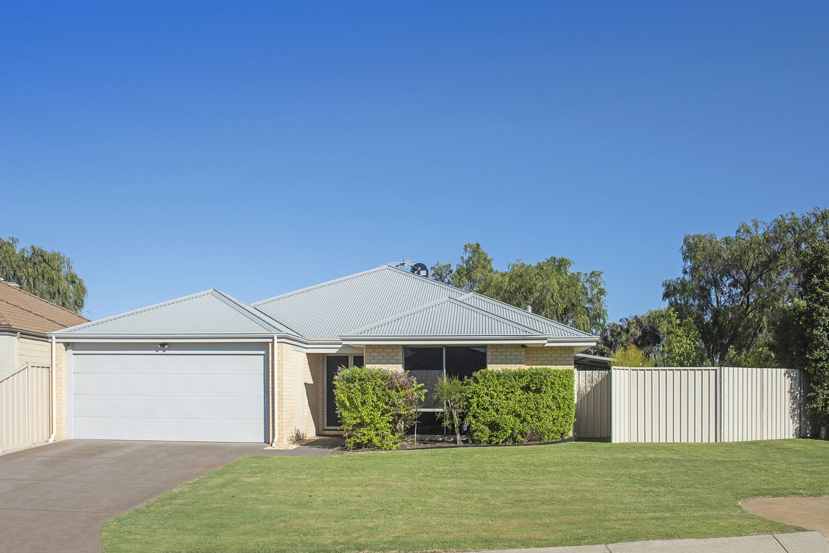 2 Cathedral Loop, West Busselto Property History & Address Research