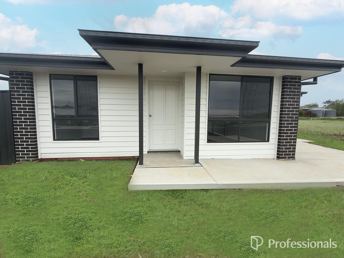 3 bedrooms House in 1/15 Kestral Street MOORE CREEK NSW, 2340