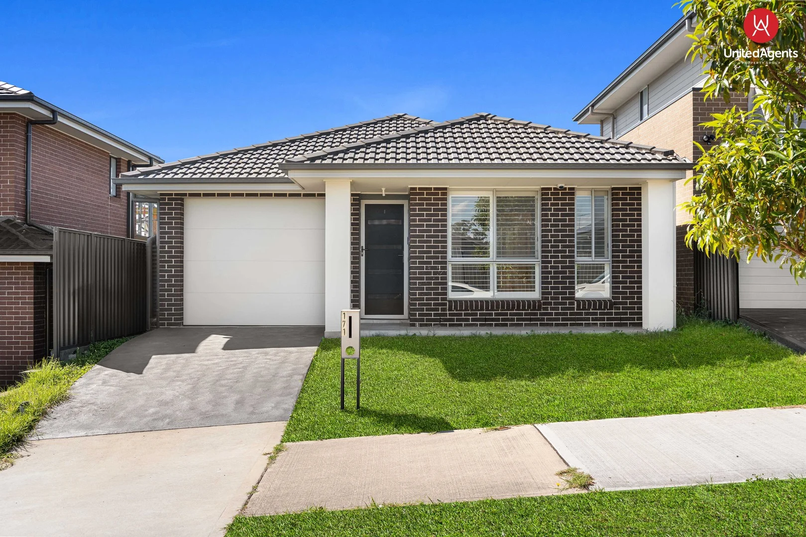 171 Village Circuit, Gregory Hills NSW 2557