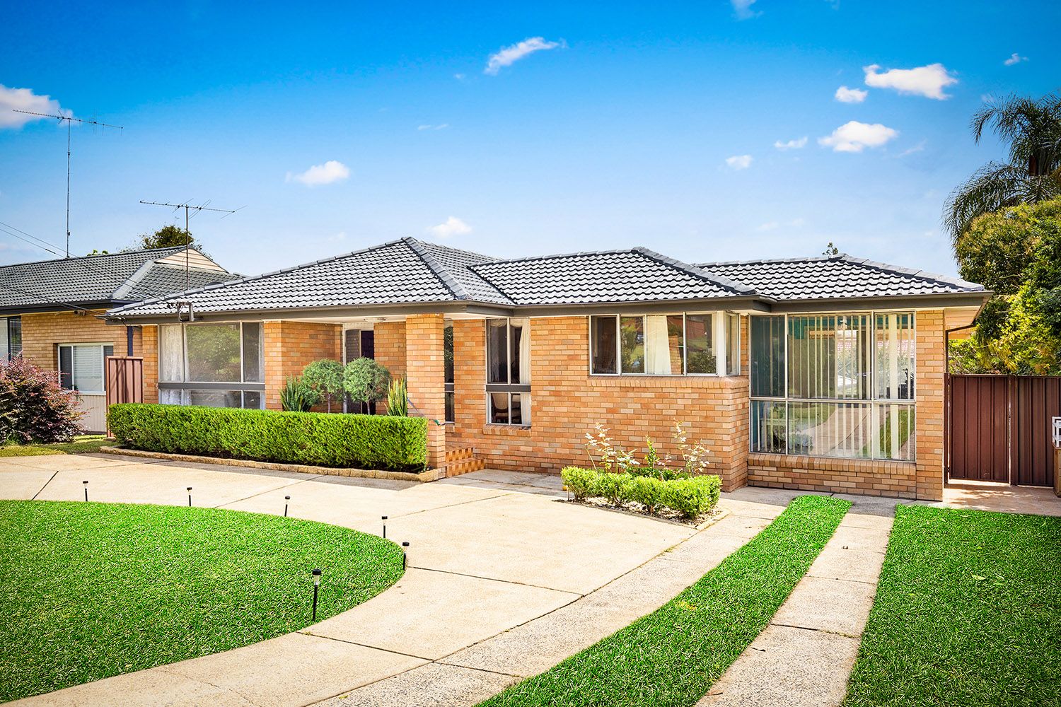 5 bedrooms House in 32 Hambledon Avenue BAULKHAM HILLS NSW, 2153