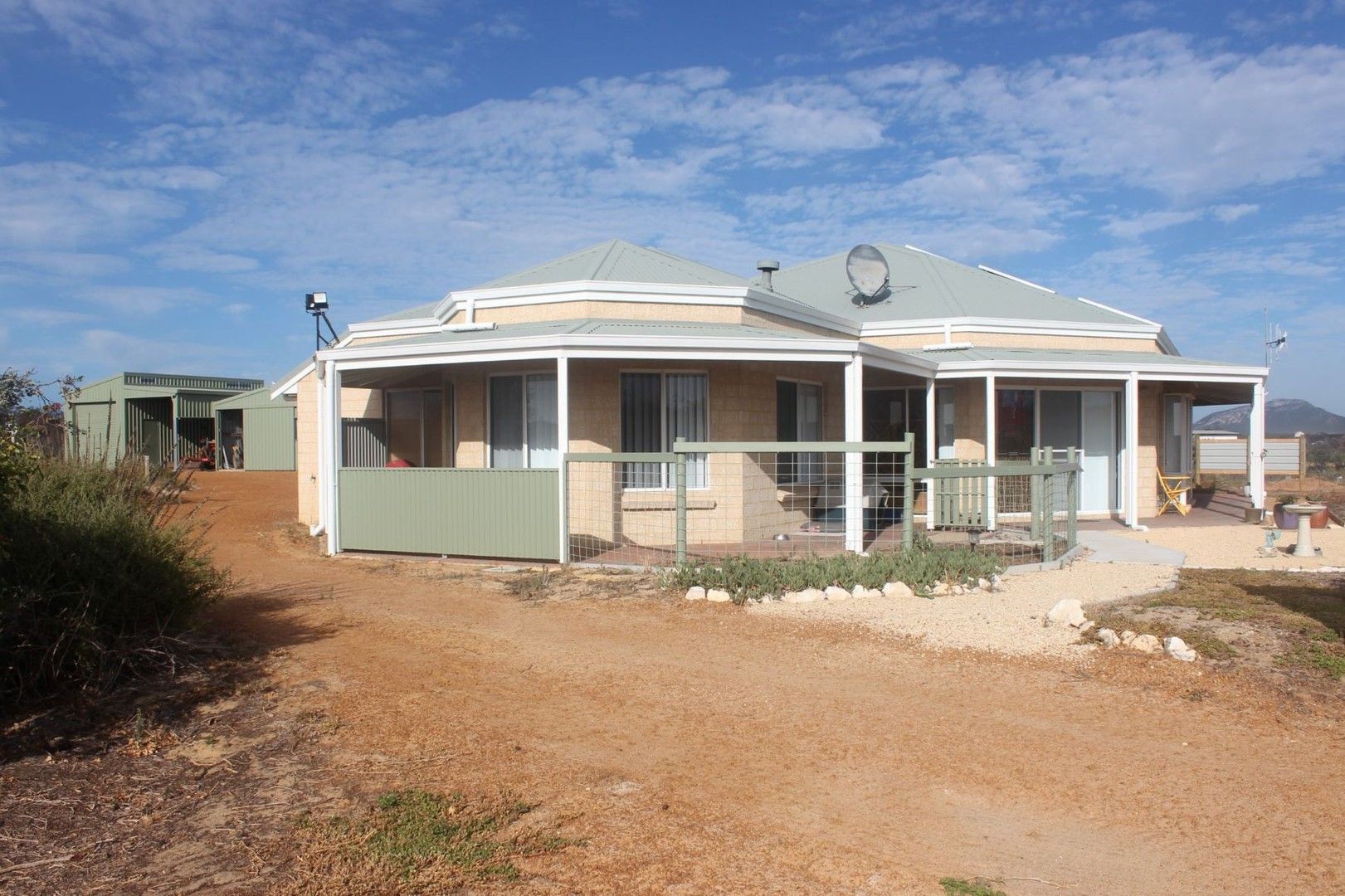 4 bedrooms House in 41 Whale Bay Drive HOPETOUN WA, 6348