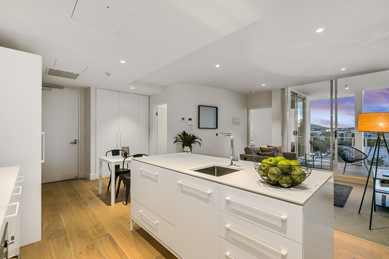 1 bedrooms Apartment / Unit / Flat in 708/4-14 Bank St WEST END QLD, 4101