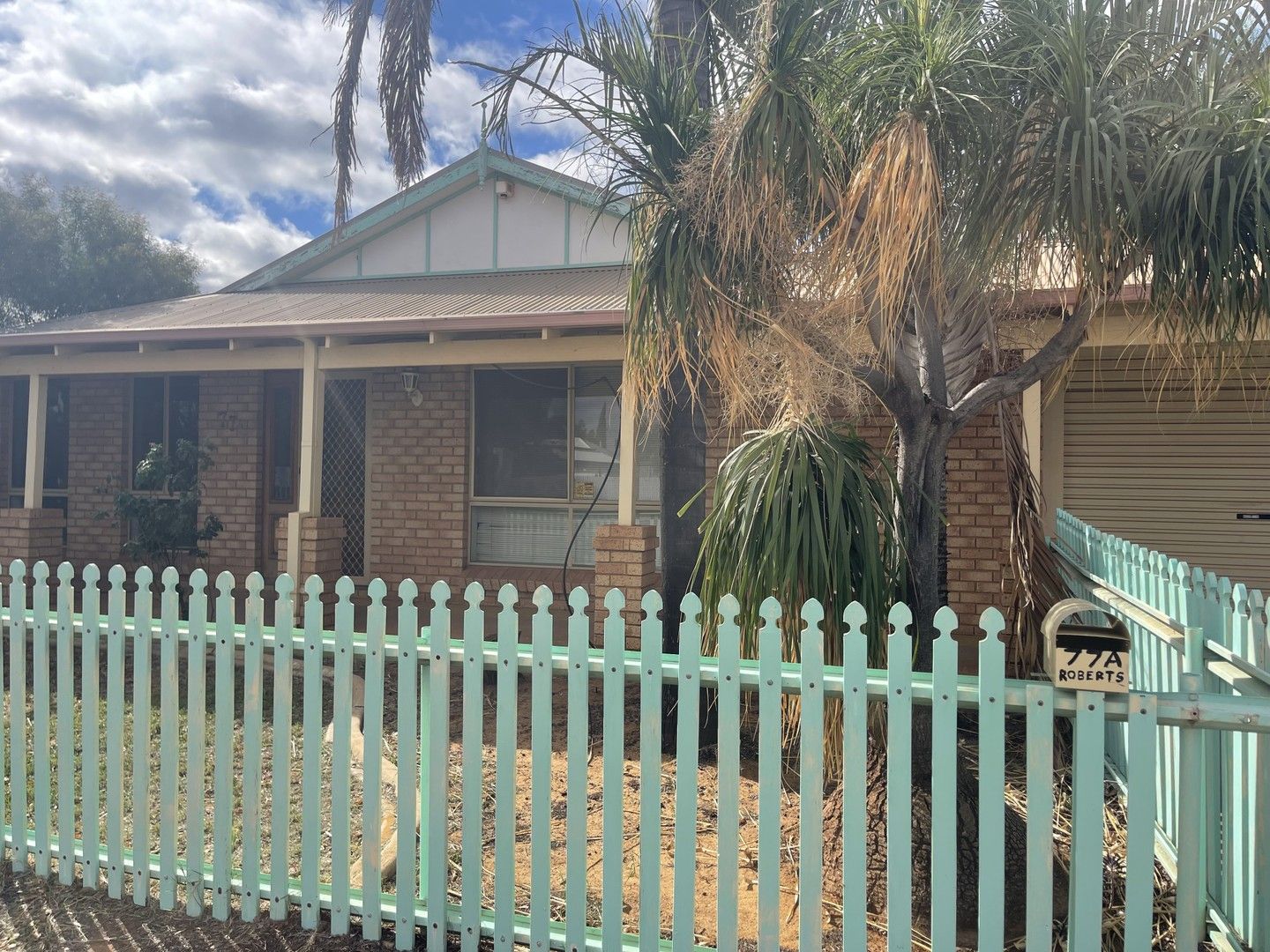 4 bedrooms House in 77A Roberts Street SOUTH KALGOORLIE WA, 6430