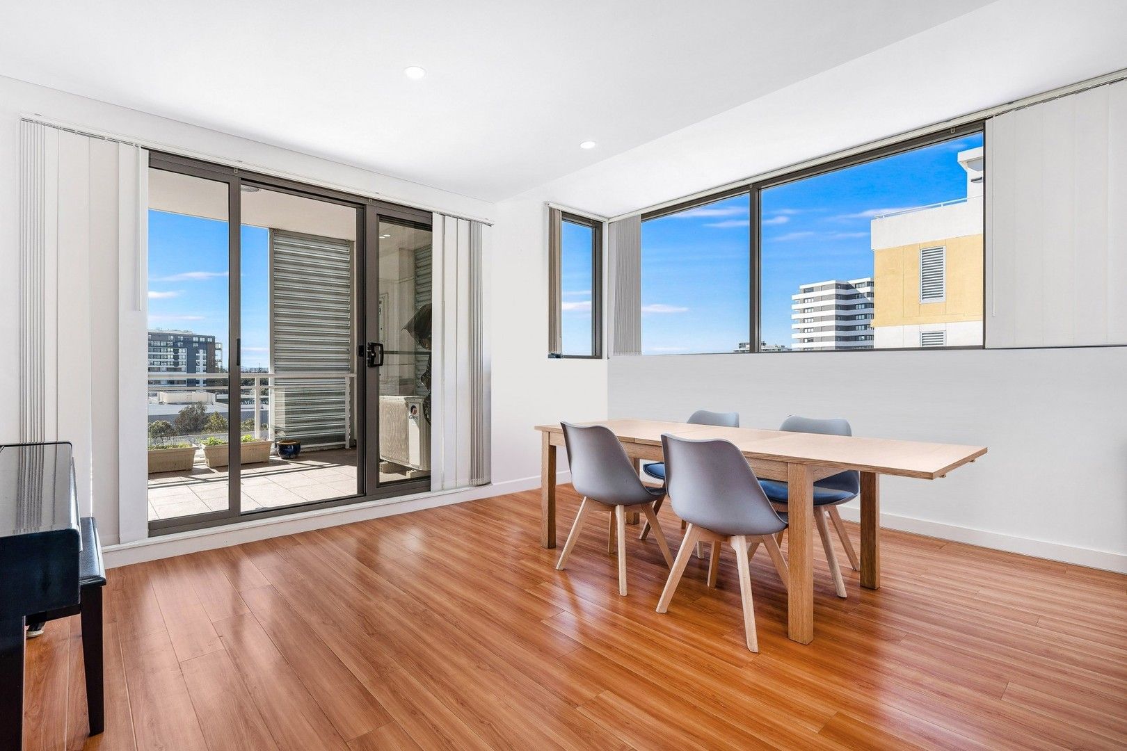2 bedrooms Apartment / Unit / Flat in 610/52-62 Arncliffe Street WOLLI CREEK NSW, 2205