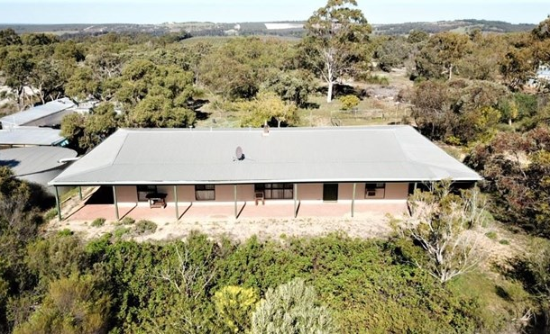 38 Crest Views, Lennard Brook WA 6503