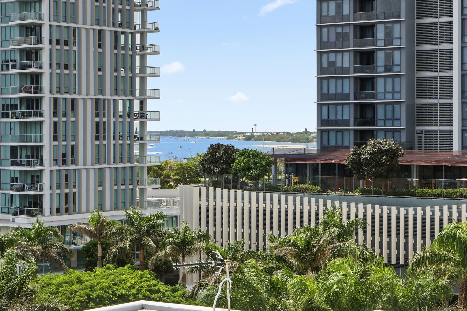 803/1 Aqua Street, Southport QLD 4215, Image 2