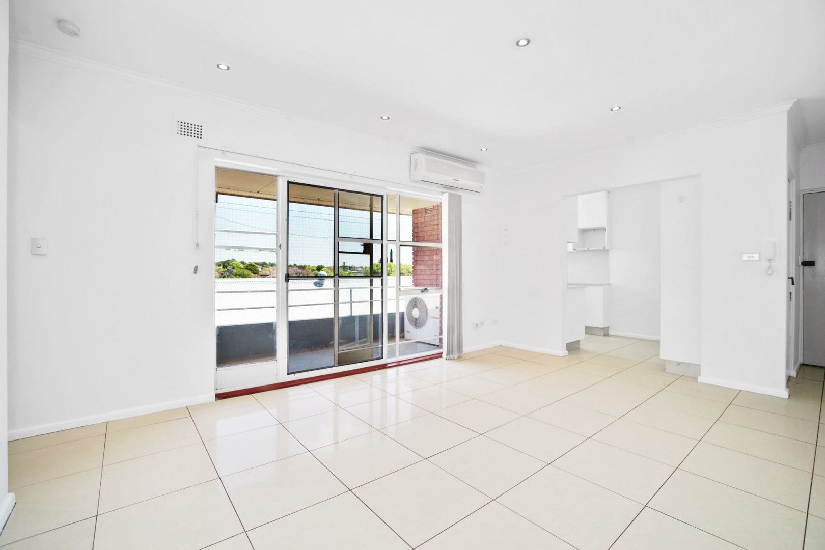 6/61 Robinson Street North, Wiley Park NSW 2195, Image 2