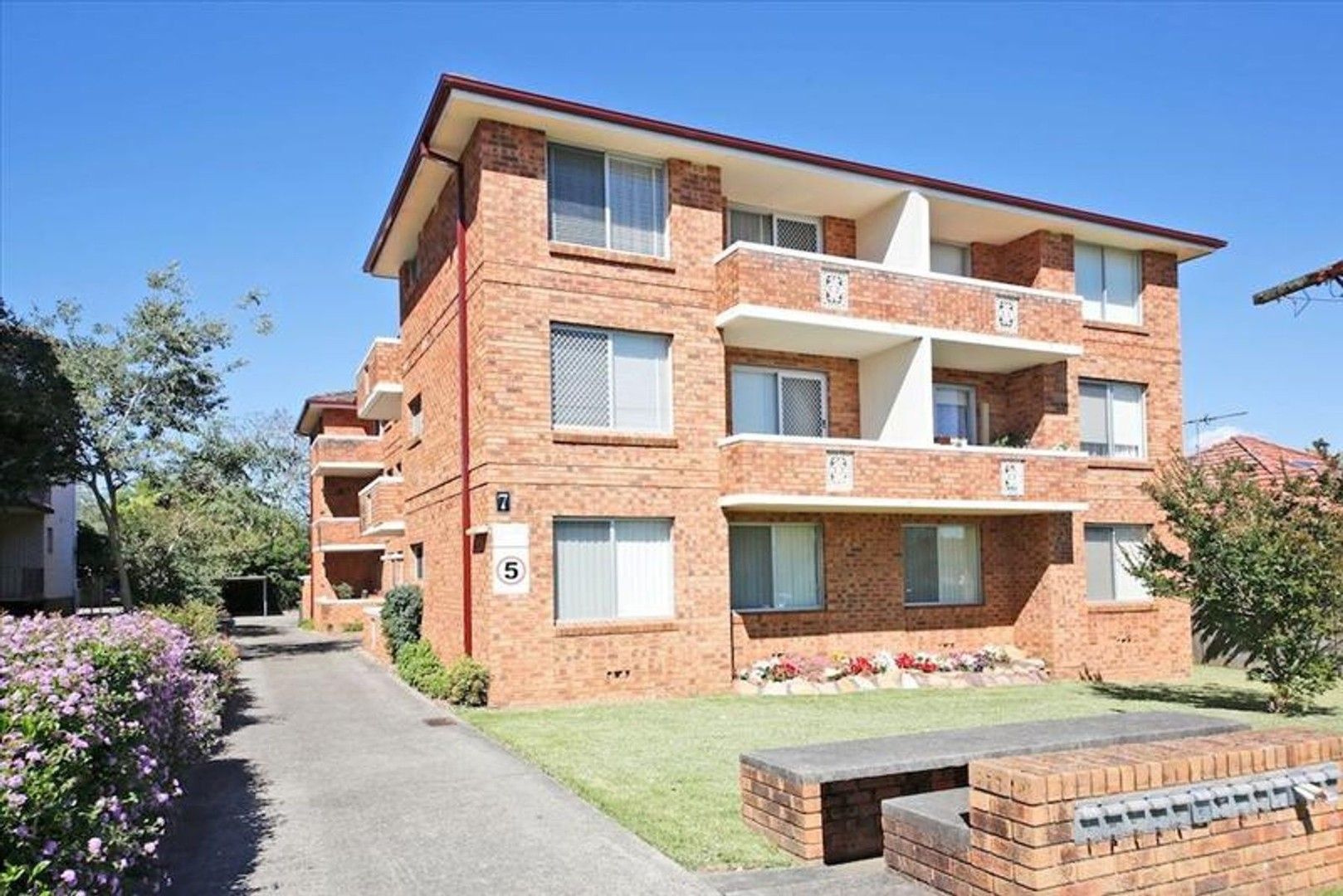 2 bedrooms Apartment / Unit / Flat in 9/7 Reddall Street CAMPBELLTOWN NSW, 2560