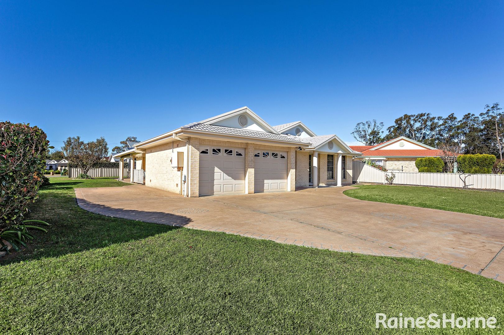 25 Freesia Crescent, Bomaderry NSW 2541, Image 1