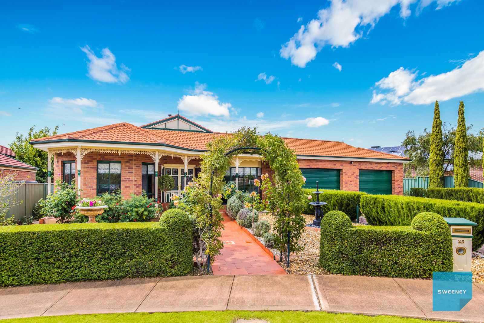 25 Windsor Gardens, Caroline Springs VIC 3023, Image 1