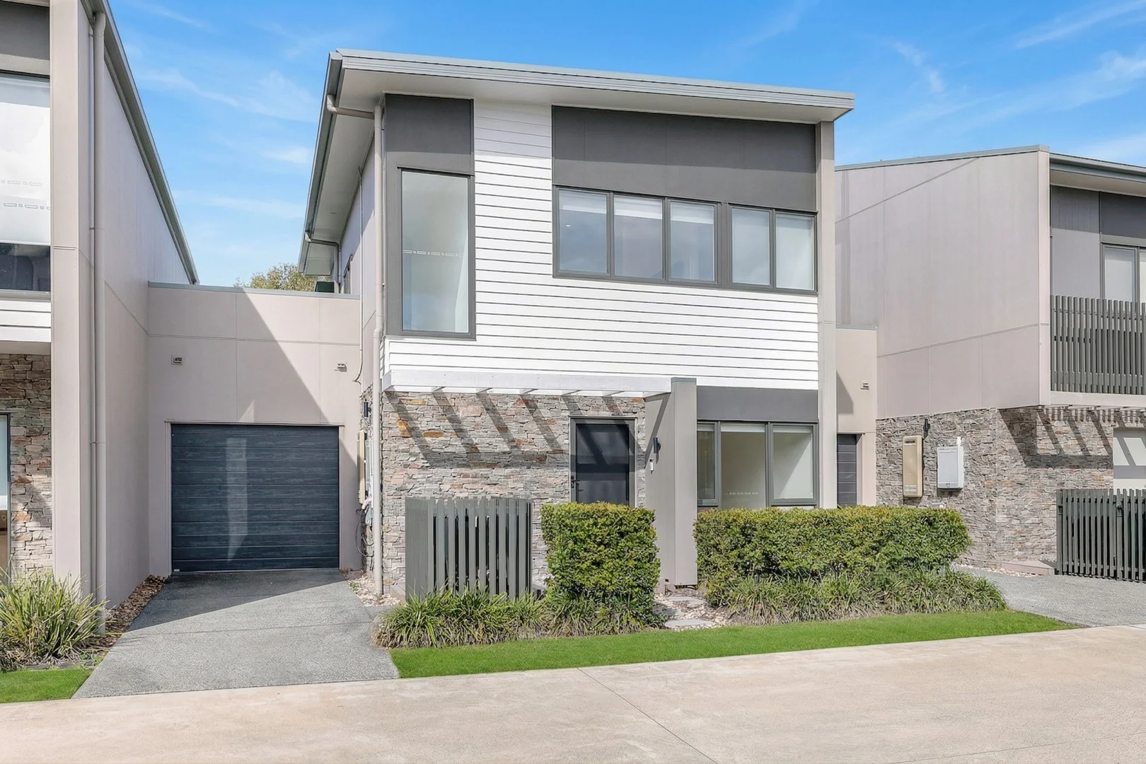 19/191-197 Marina Quays Boulevard, Hope Island QLD 4212