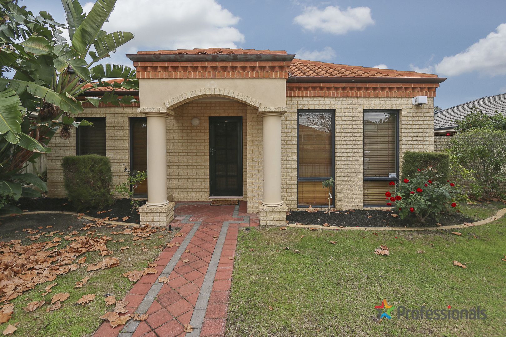 10 Woodlake Boulevard, Ellenbroo Property History & Address Research