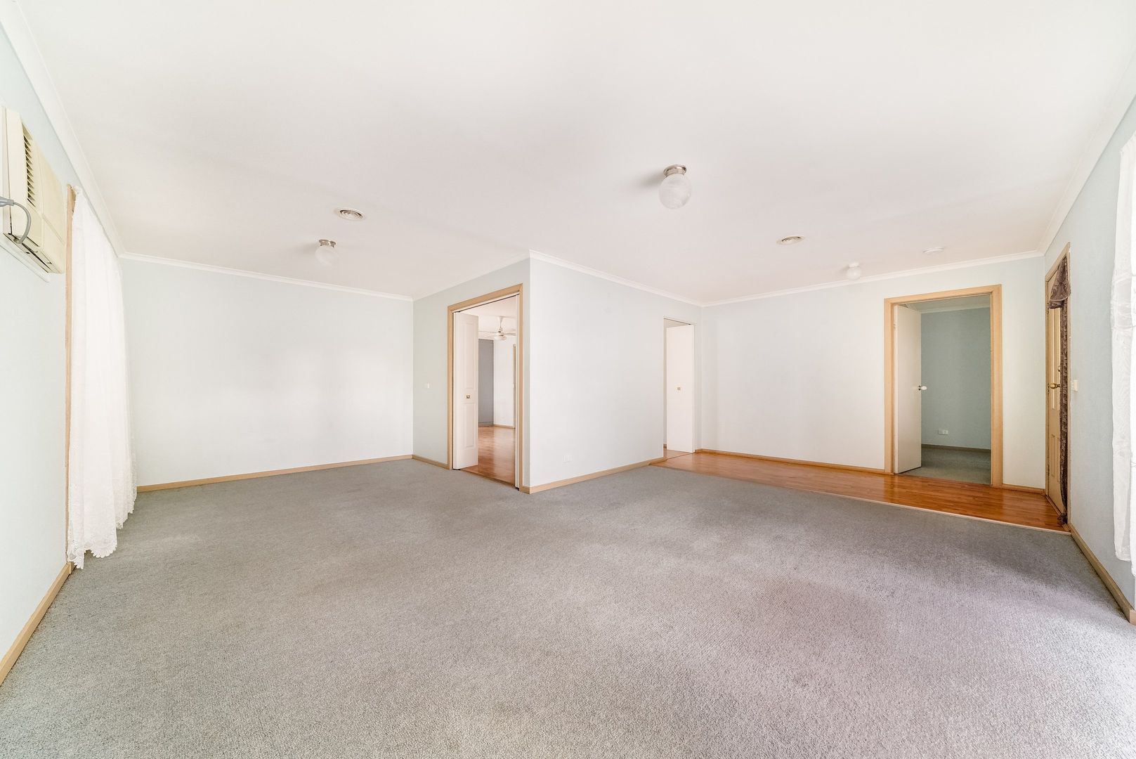 10 Golden Square Crescent, Hoppers Crossing VIC 3029, Image 2