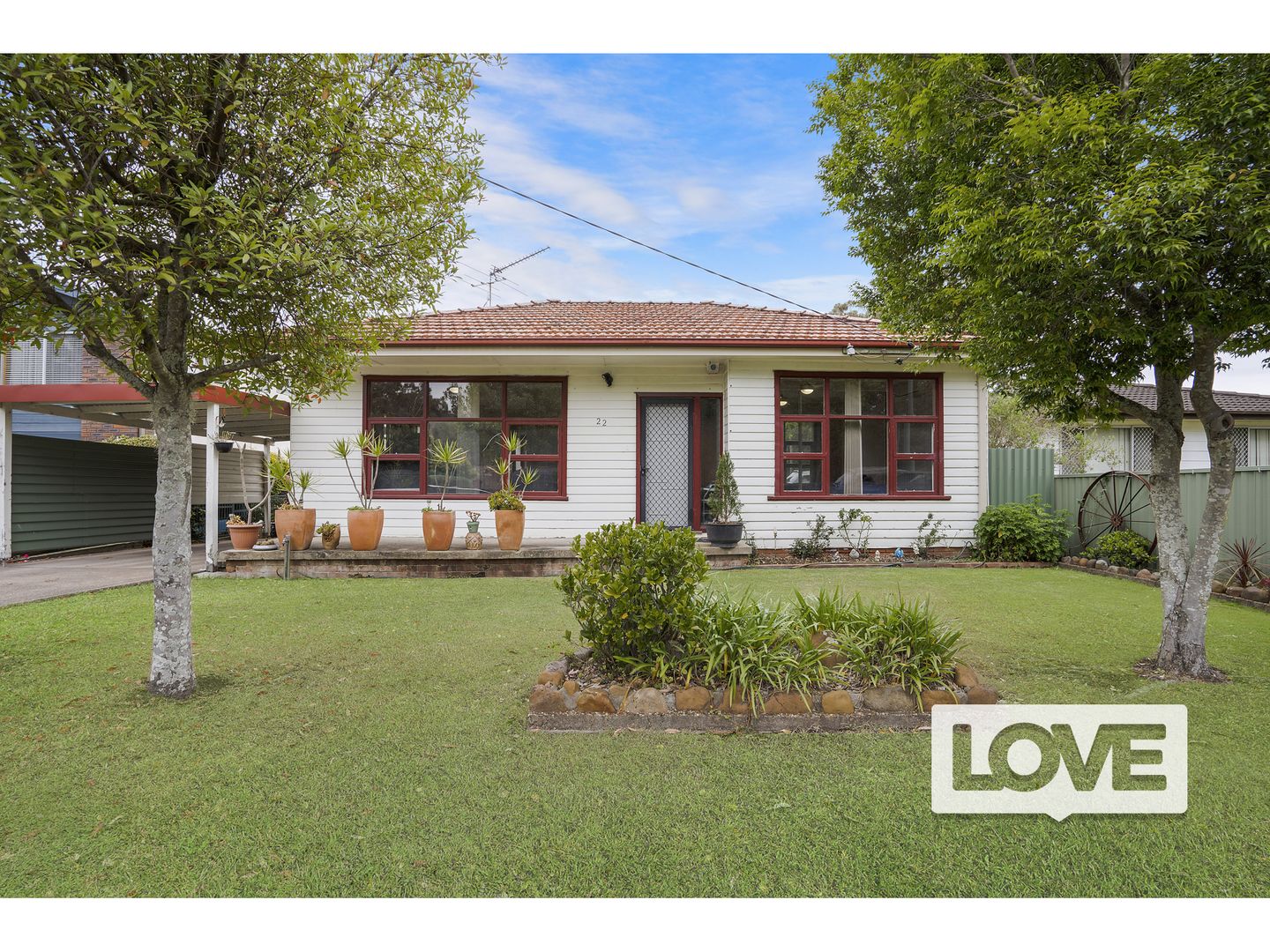 22 Middle Point Road, Bolton Point NSW 2283, Image 1