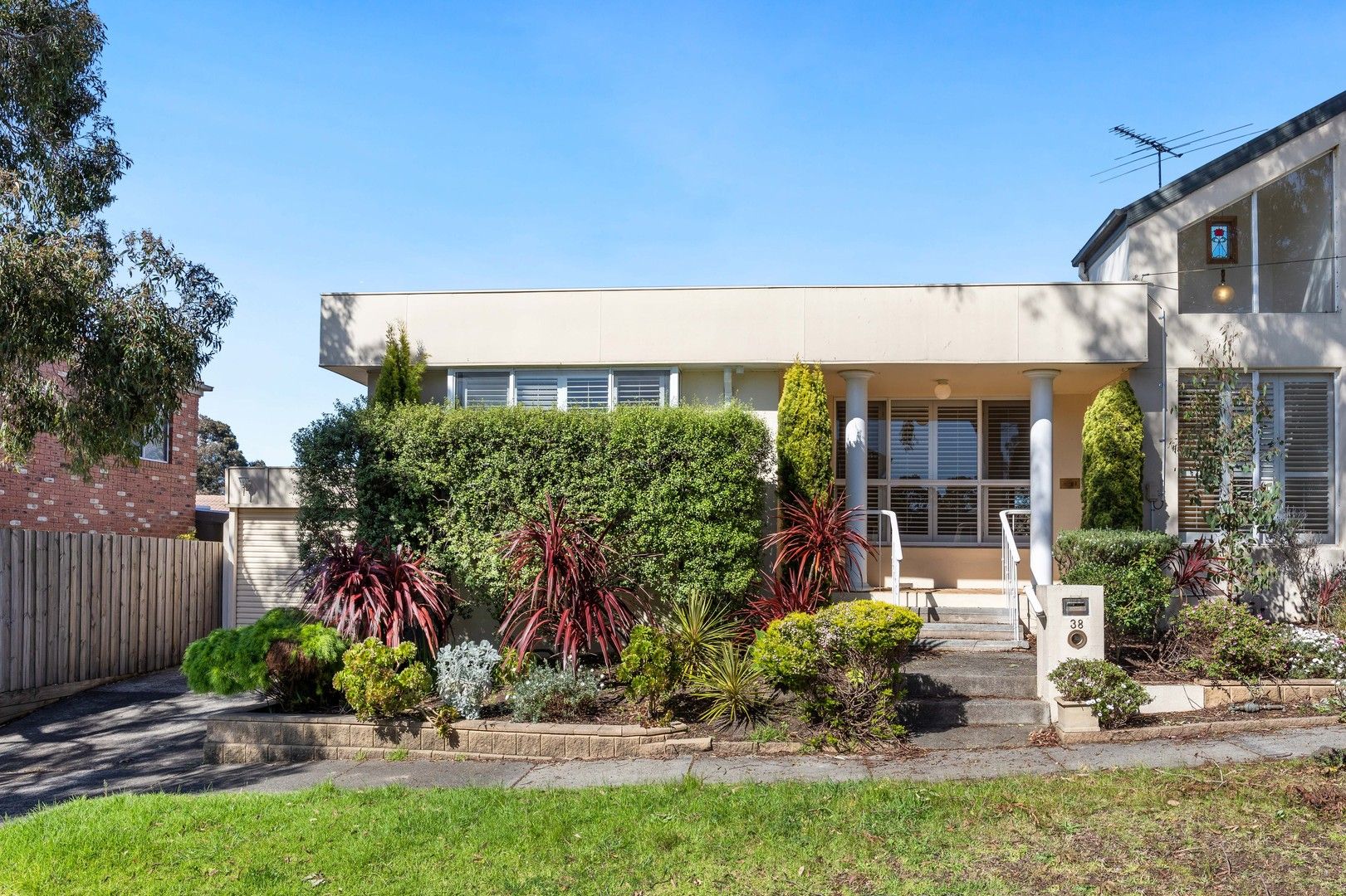 2 bedrooms House in 38 Aisbett Avenue WANTIRNA SOUTH VIC, 3152