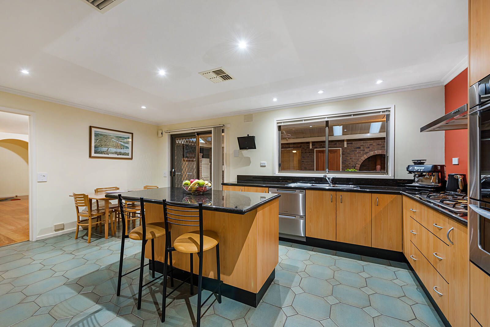 31 Cassava Court, Dingley Village VIC 3172, Image 2