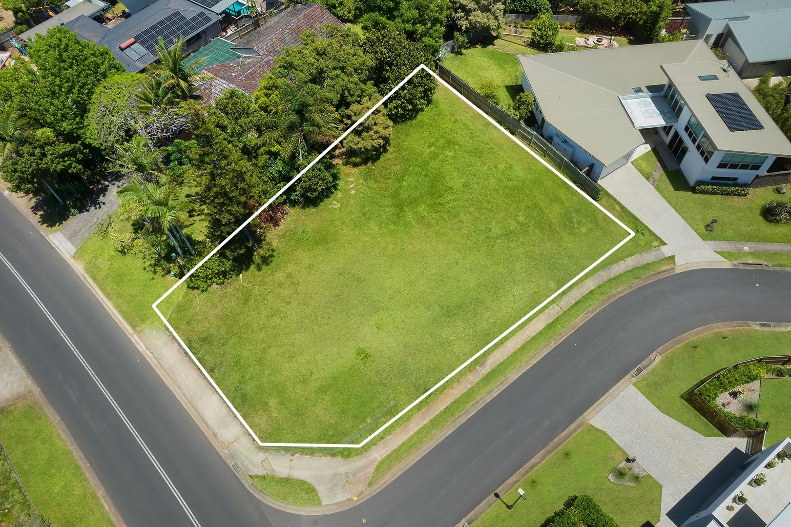 1 Roundhouse Place, Ocean Shores NSW 2483, Image 1