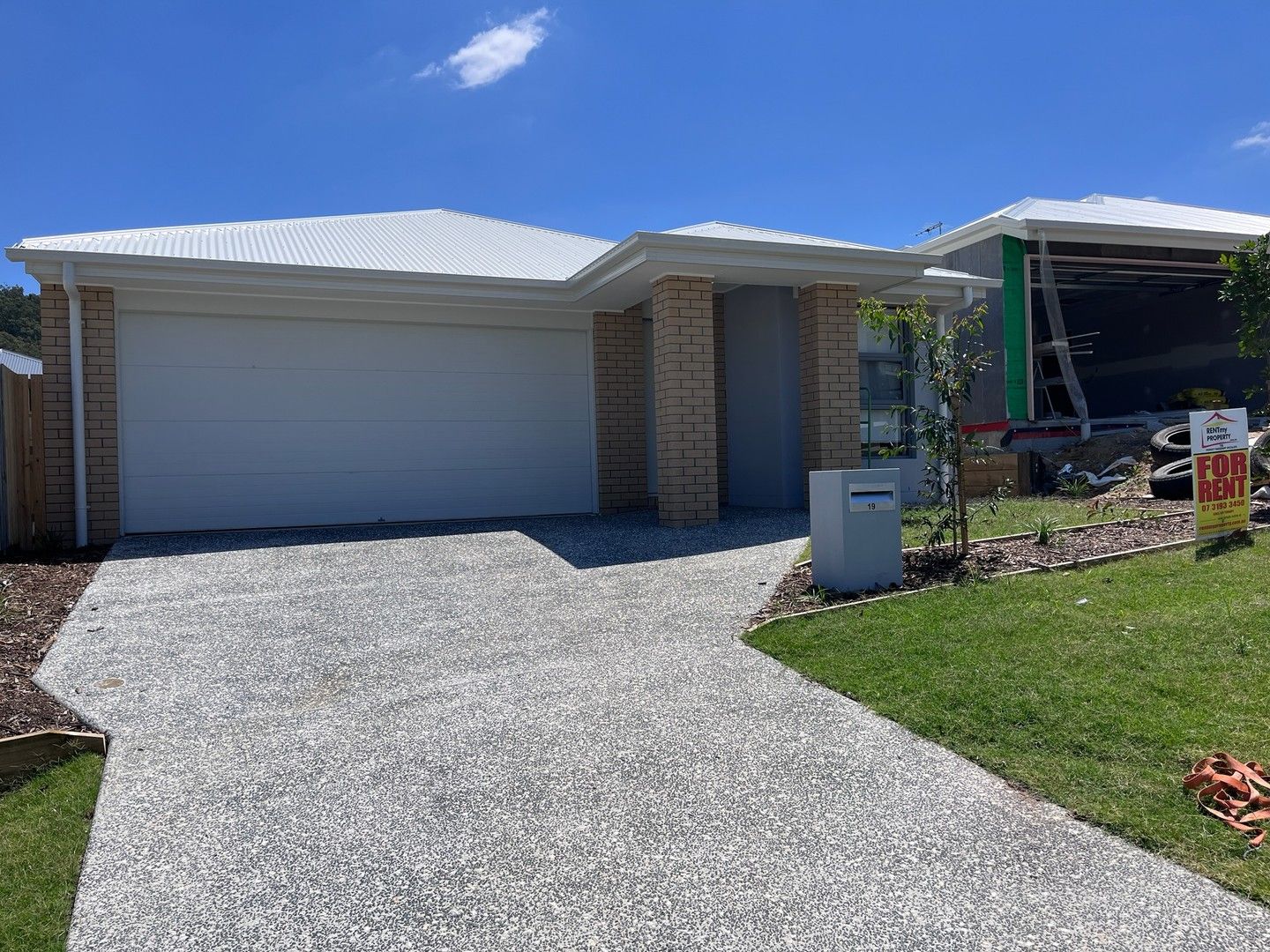 3 bedrooms House in 19 Alberg Street SPRING MOUNTAIN QLD, 4300