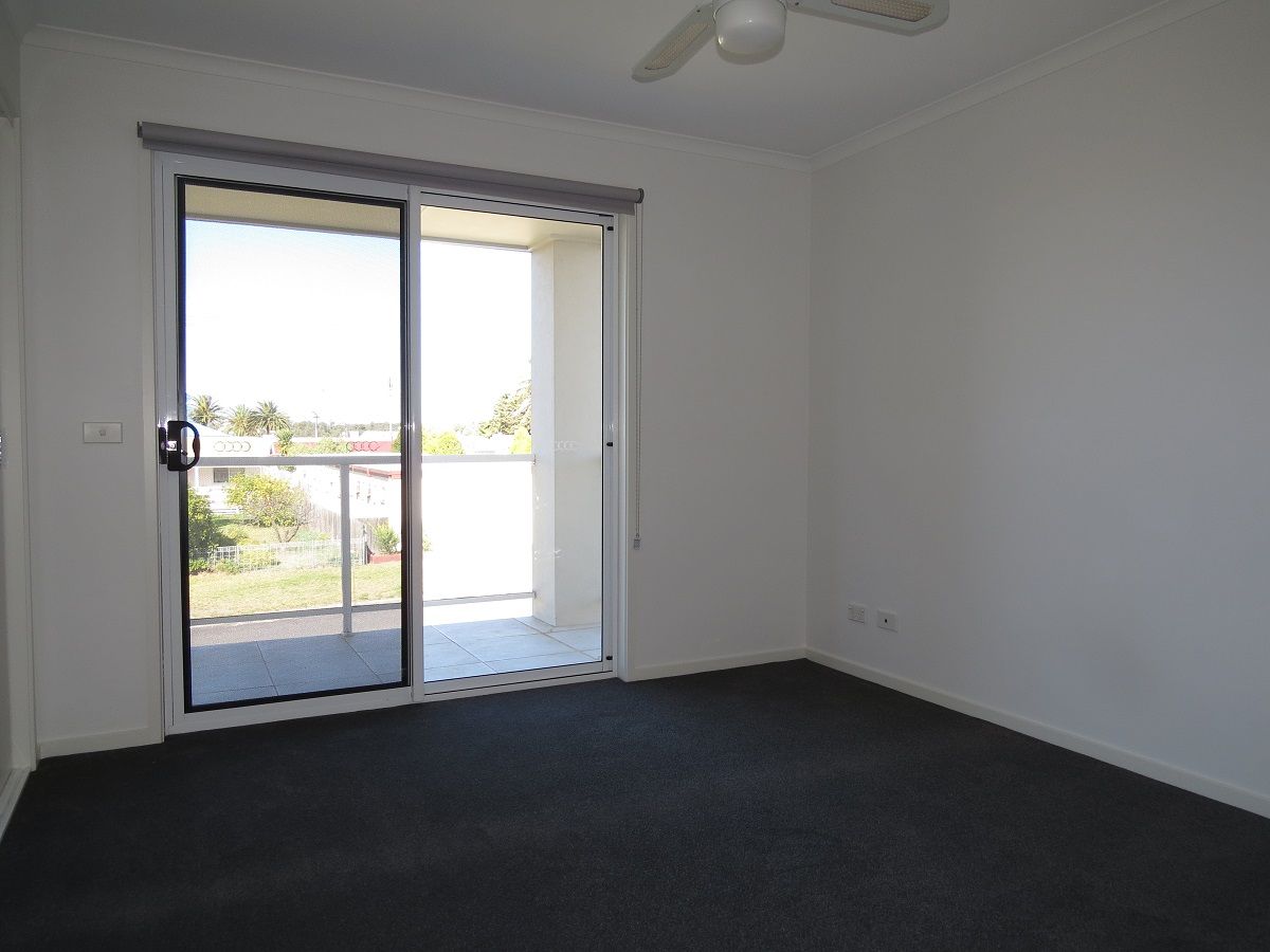 1/22 Hunters Street, Lakes Entrance VIC 3909, Image 1