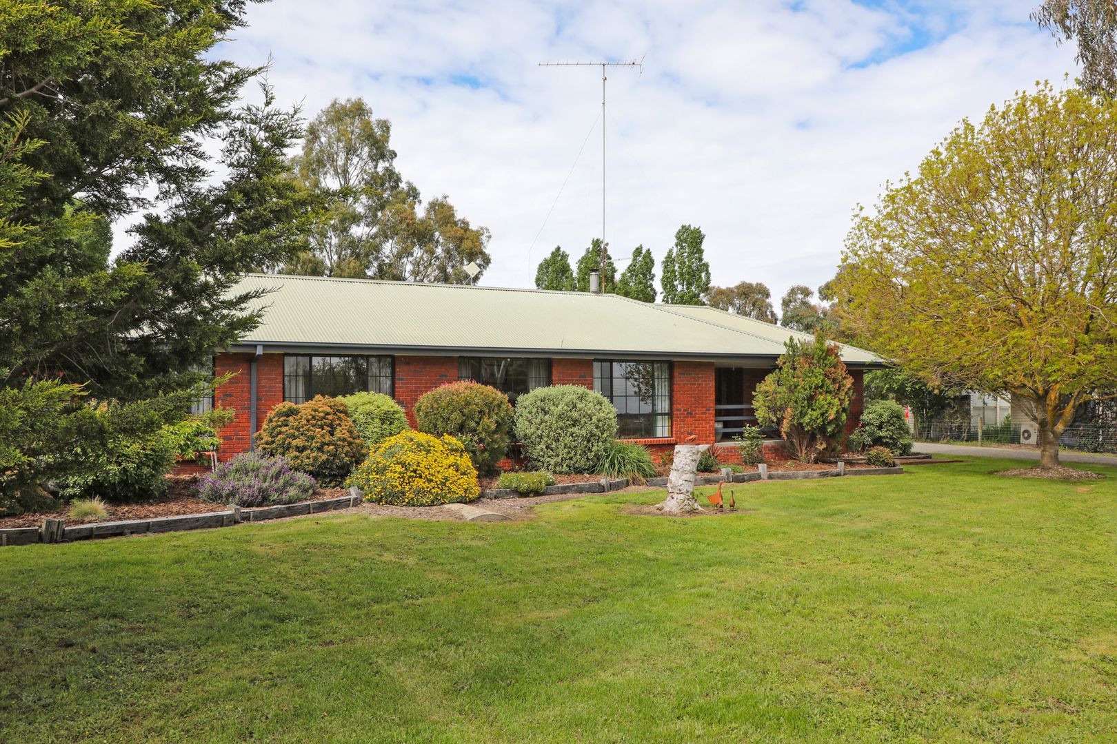 149 Burton Avenue, Kyneton VIC 3444, Image 1