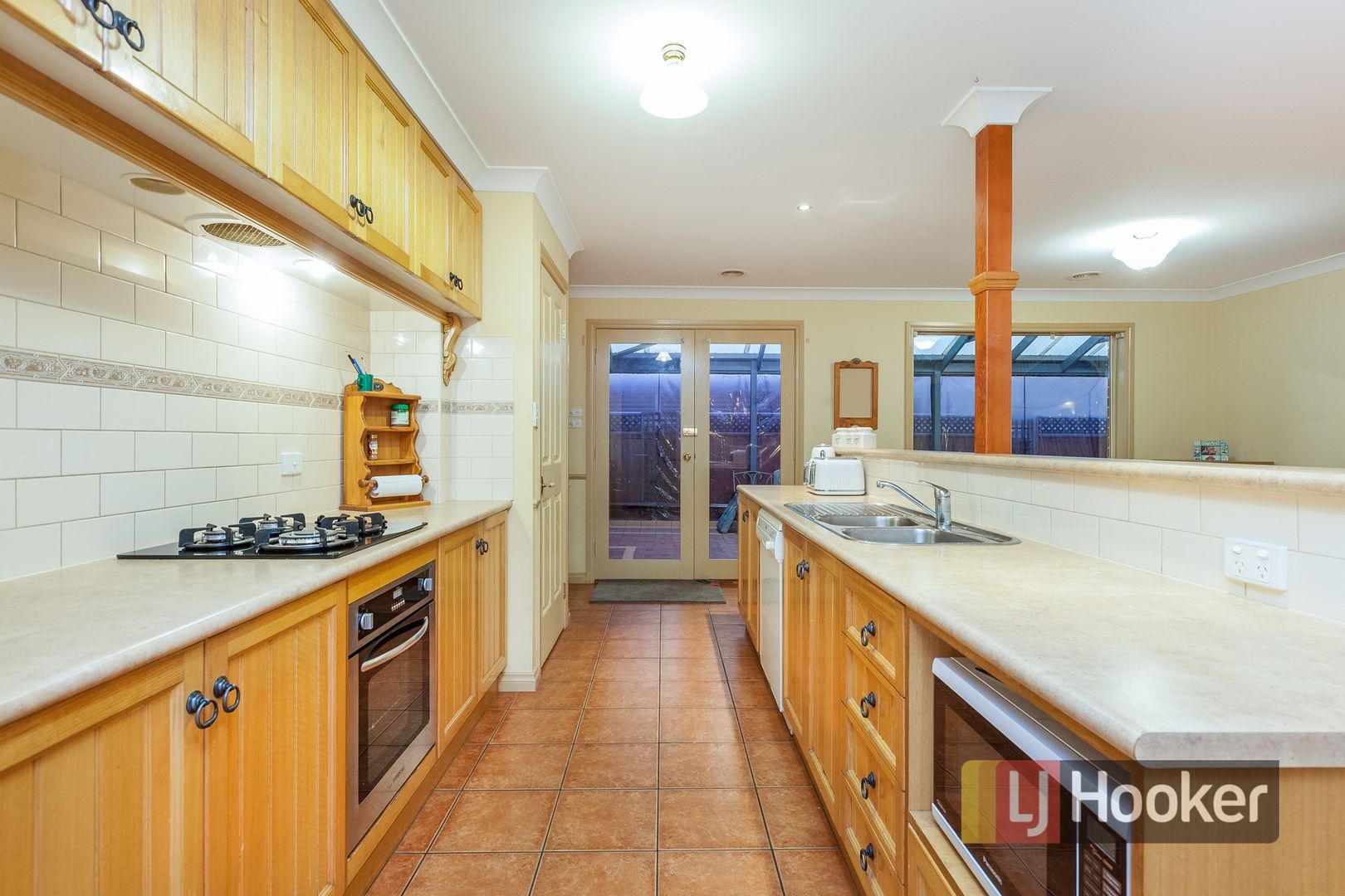 18 Grenfell Rise, Narre Warren South VIC 3805, Image 2