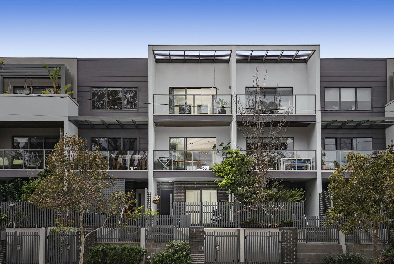 16 Stanford Street, Ascot Vale VIC 3032 Domain — free download
