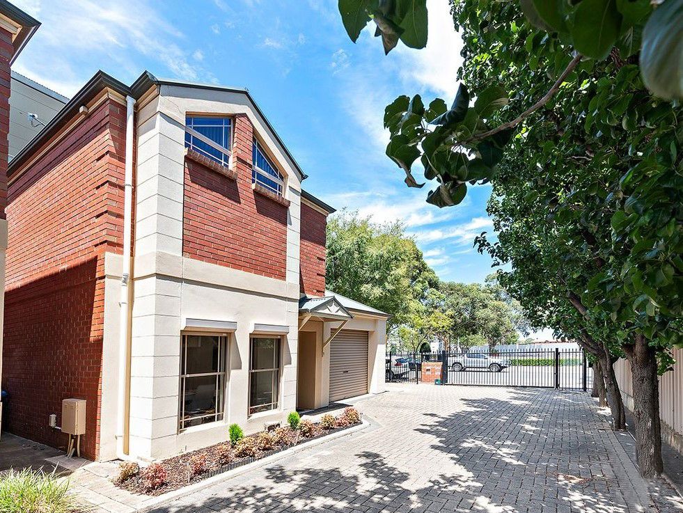 3 bedrooms Townhouse in 1/122 Rose Terrace WAYVILLE SA, 5034