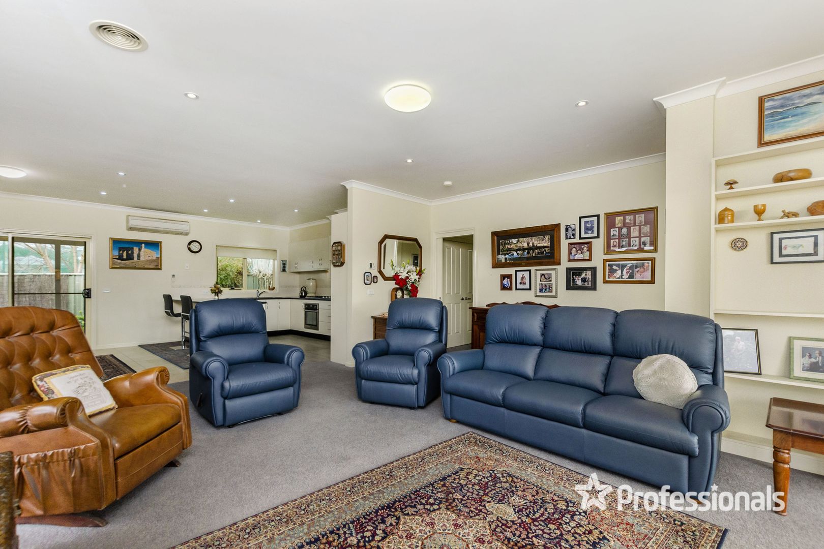 20 & 22 Lakeside Court, Hamilton VIC 3300, Image 2