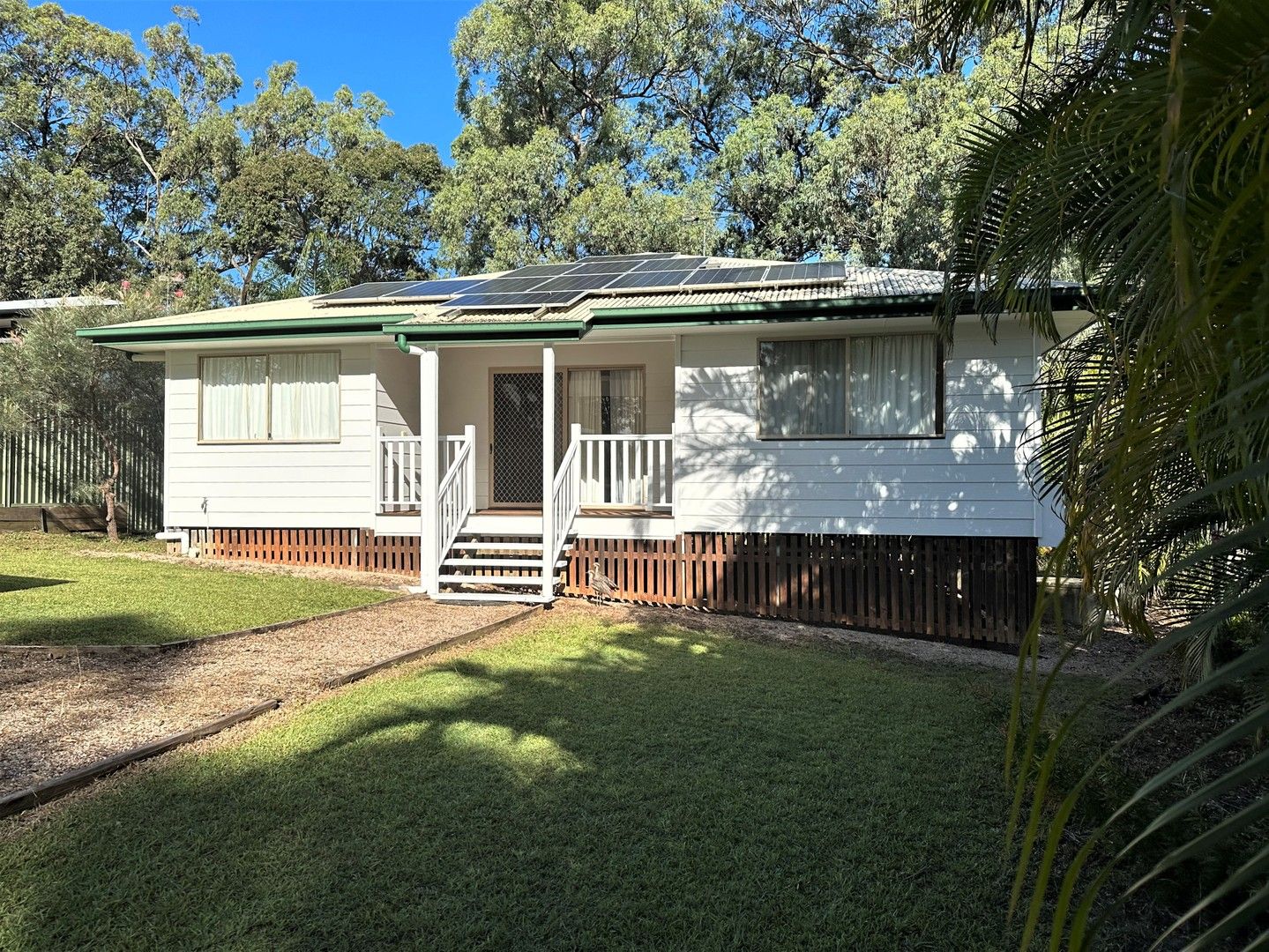 8 Blue Waters Crescent, Macleay Island QLD 4184, Image 0