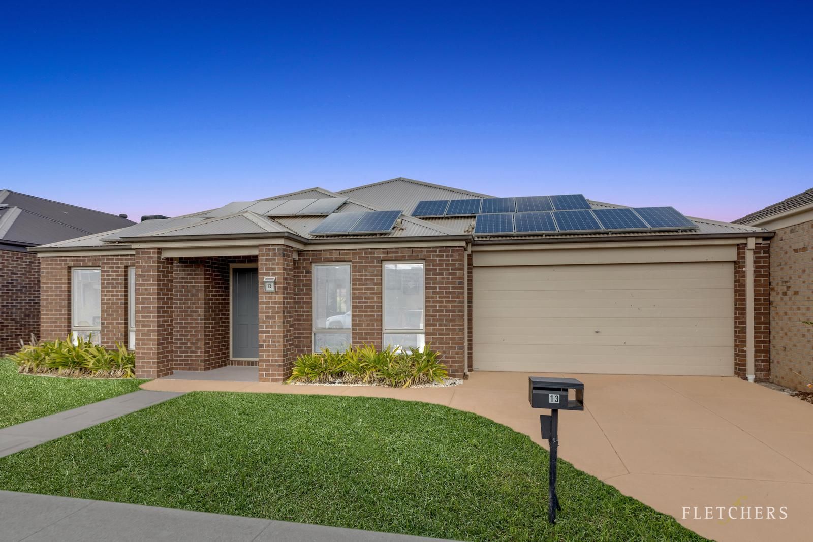 4 bedrooms House in 13 Sinclair Court HARKNESS VIC, 3337