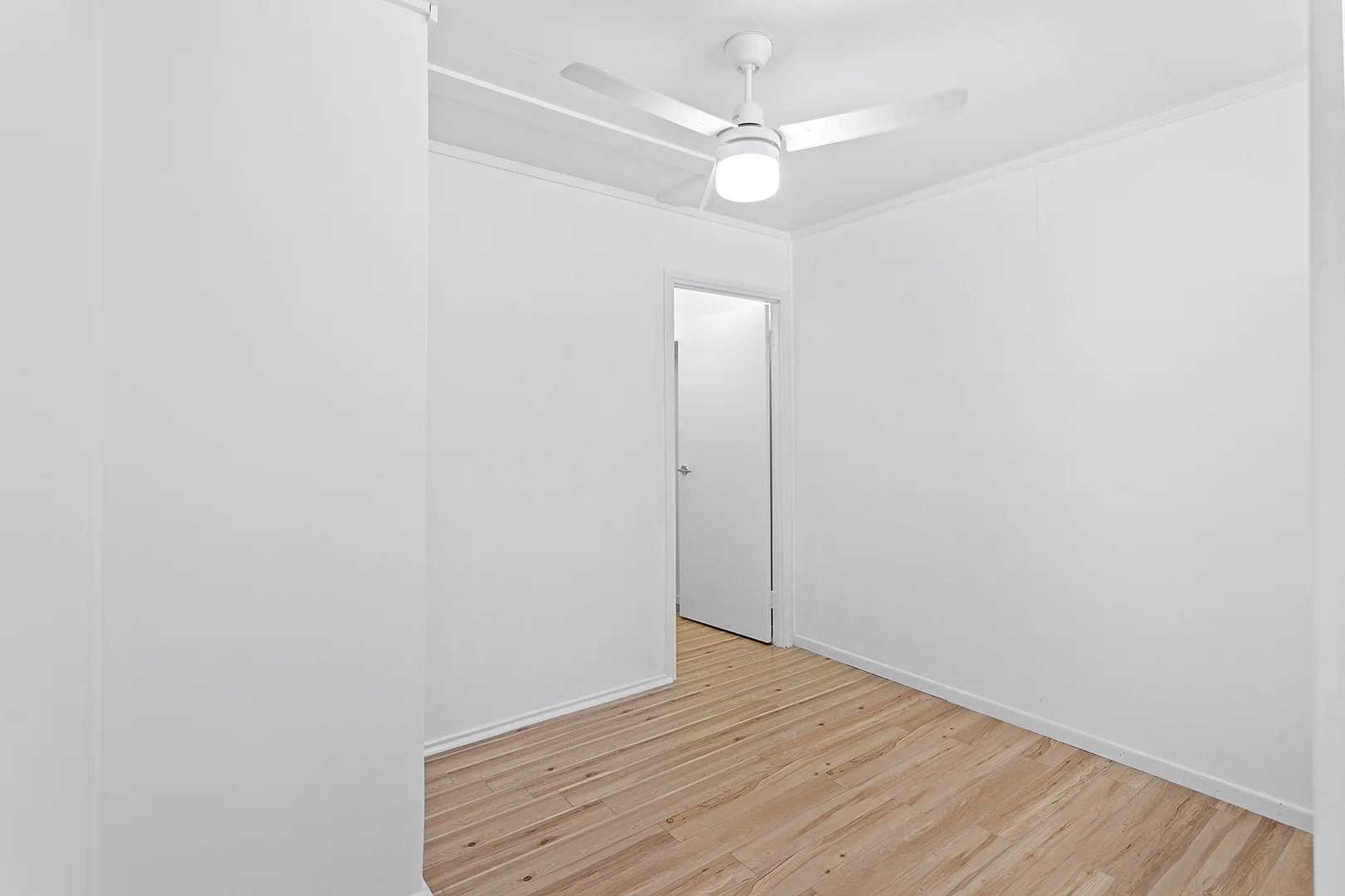 Additional image 14 of 4/40 Coral Esplanade, Cannonvale QLD 4802