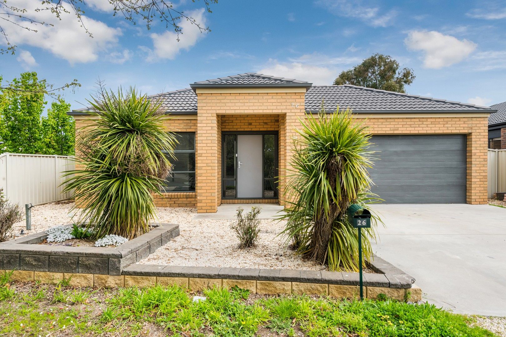 4 bedrooms House in 26 McConnachie Court EPSOM VIC, 3551