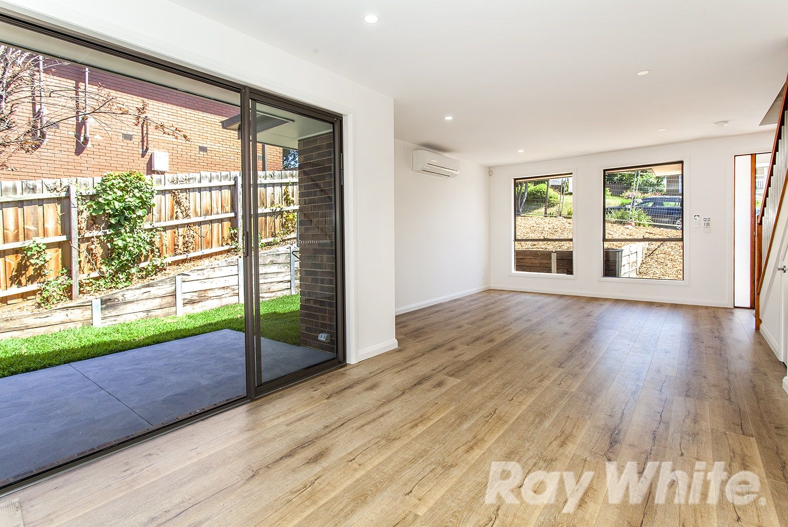 1/40 Woodhouse Road, Doncaster East Property History & Address