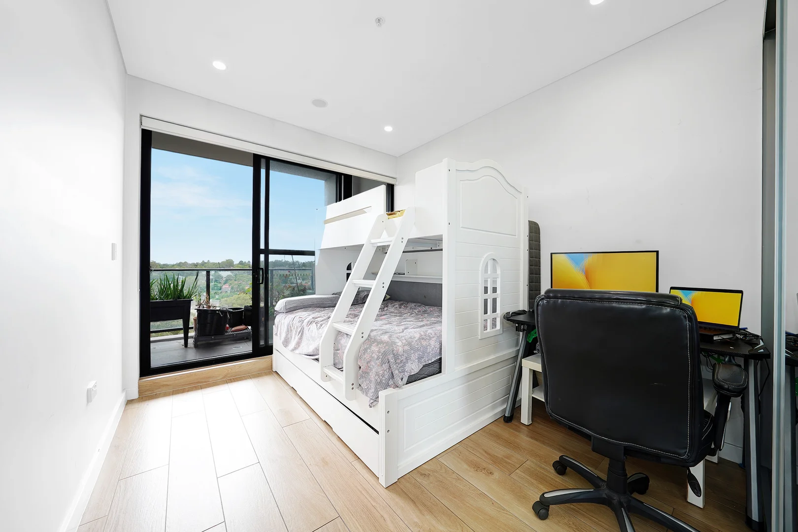 Additional image 4 of 506/8-12 George Street, Seven Hills NSW 2147