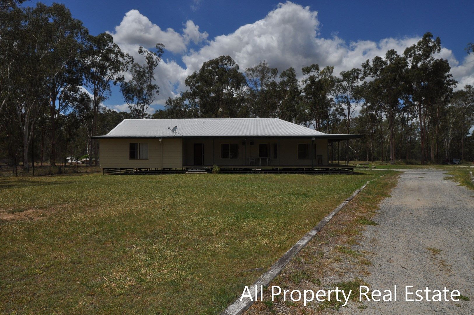 7 Lewis Court, Lockyer Waters QLD 4311, Image 0