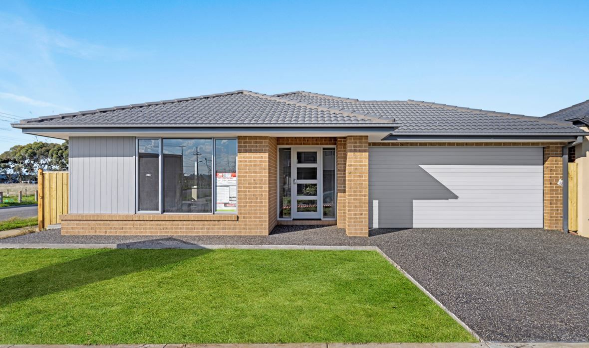 4 bedrooms House in 18 Carpathian Drive CLYDE NORTH VIC, 3978