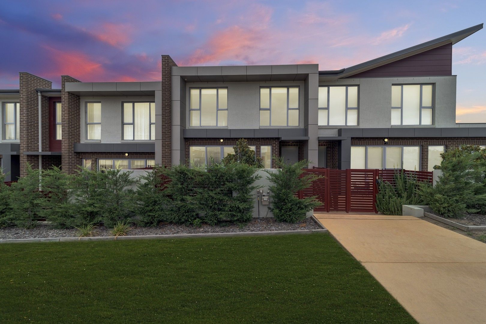 3 bedrooms Townhouse in 5/2 Truebridge Street WRIGHT ACT, 2611