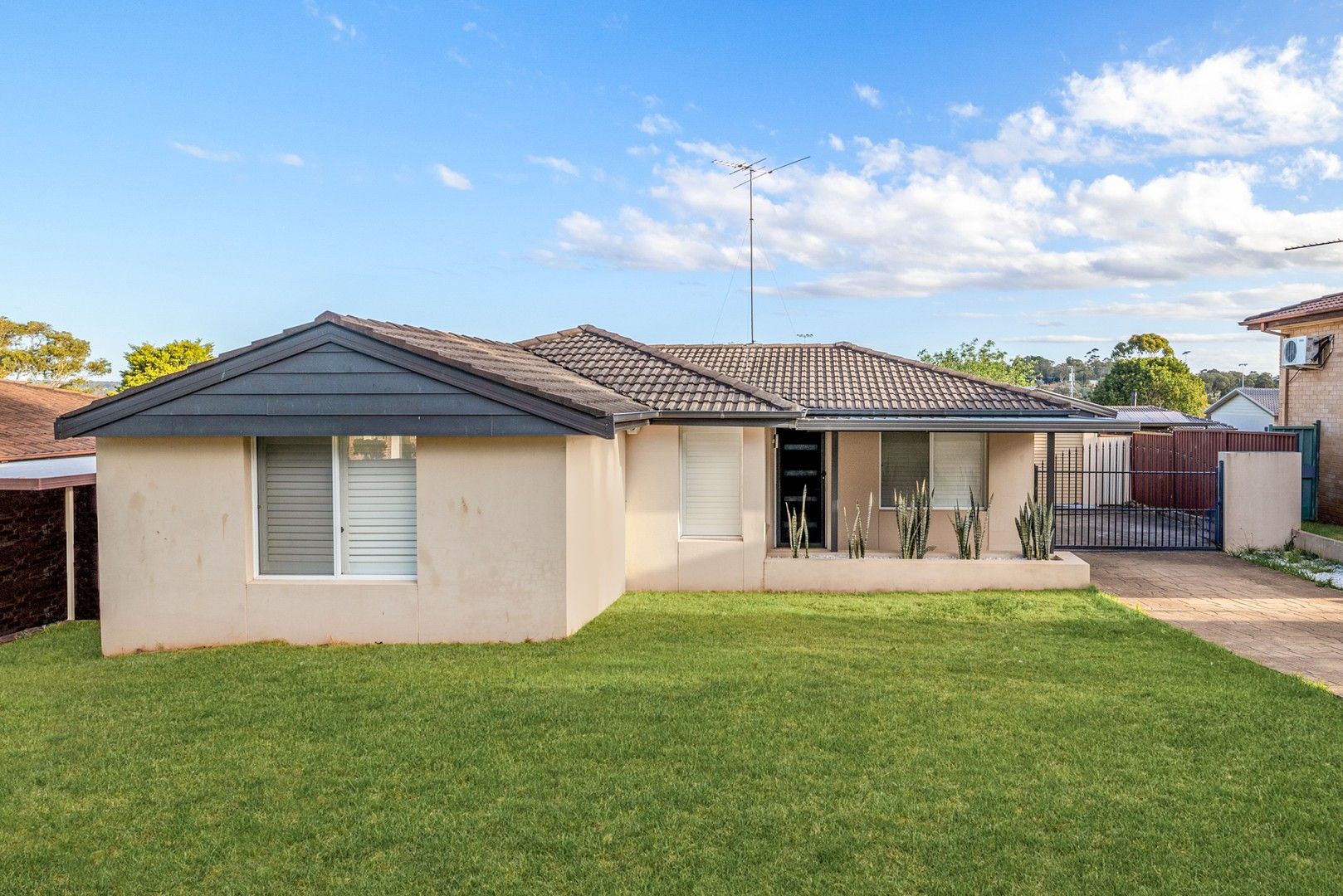 2E Eschol Park Drive, Eschol Park NSW 2558, Image 0